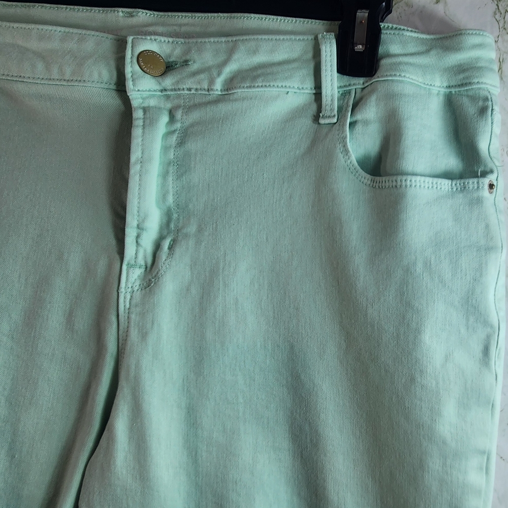 Old Navy Rockstar Mid Rise Distressed Skinny Jeans - Picture 4 of 14